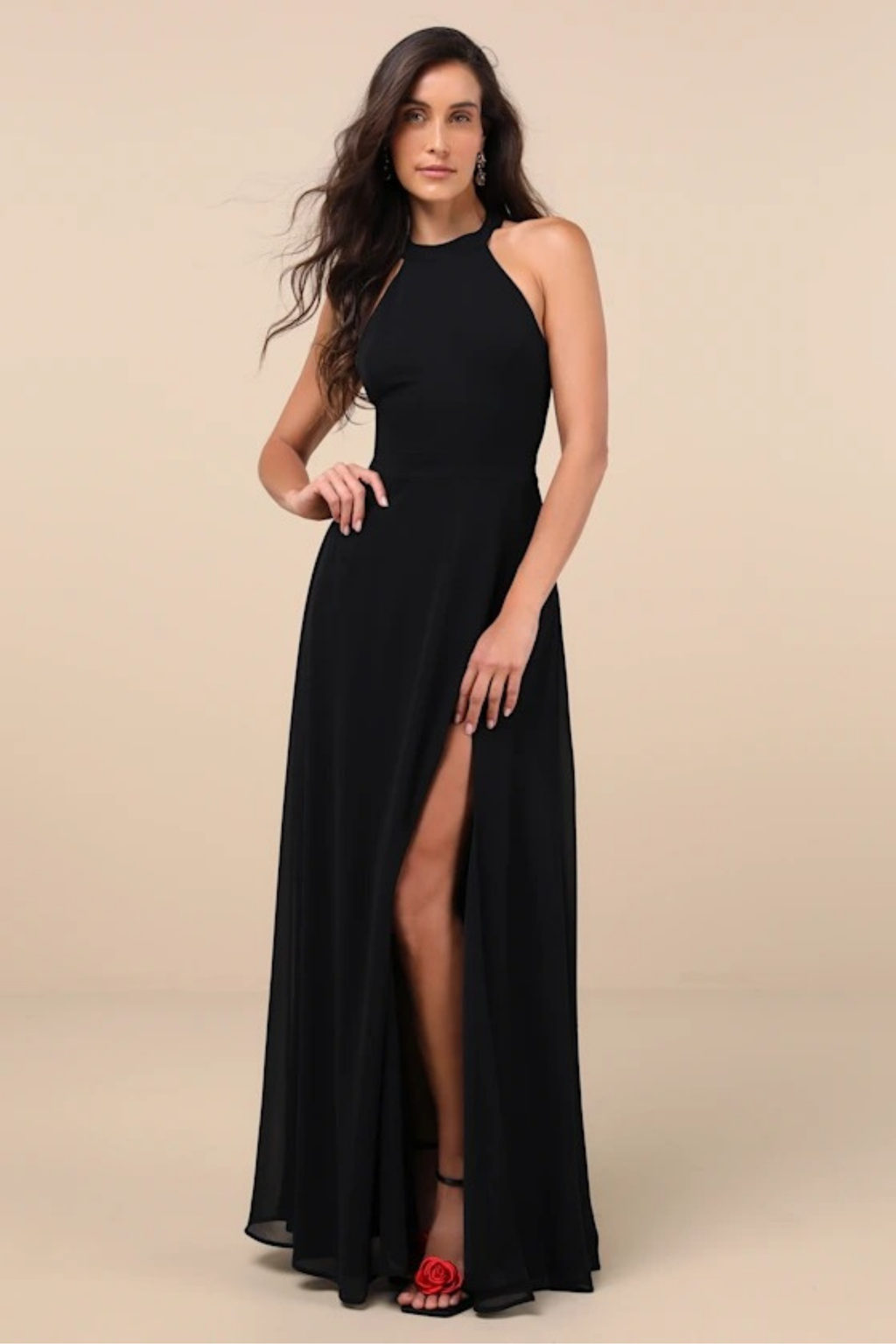 Sleeveless Formal Dress Flowing Silhouette Style