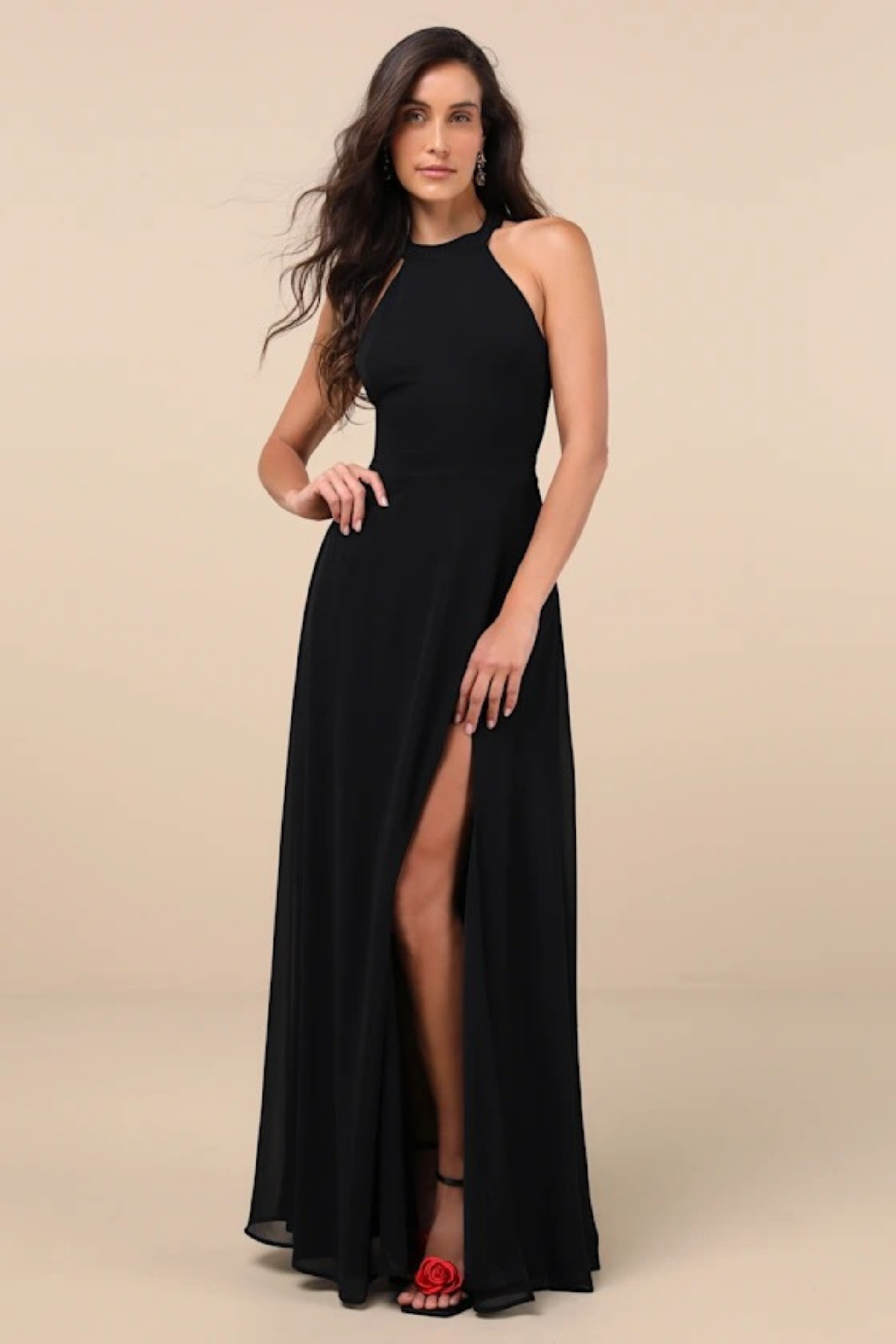 Sleeveless Formal Dress Flowing Silhouette Style