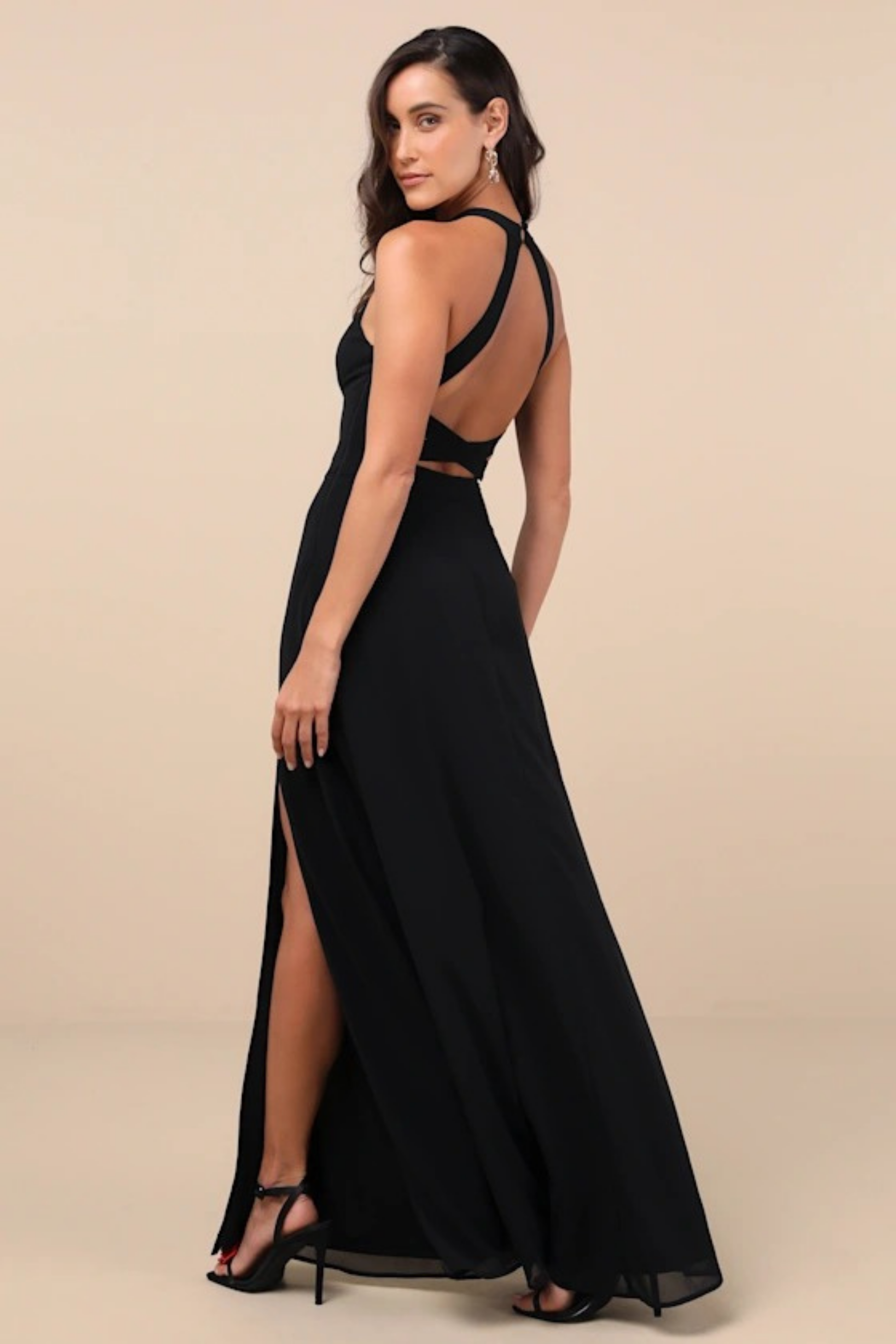 Sleeveless Formal Dress Flowing Silhouette Style