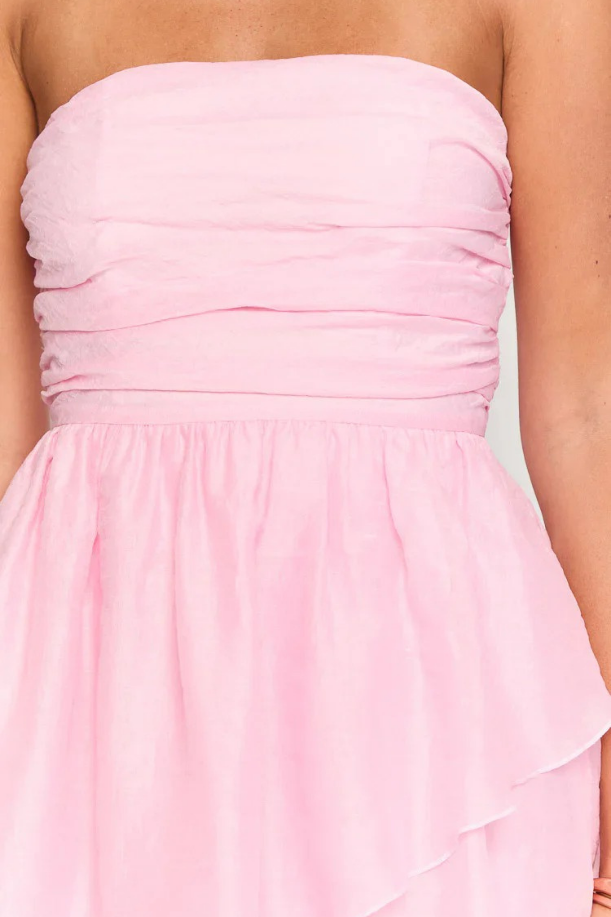 Formal Maxi Dress Strapless Flowing Style